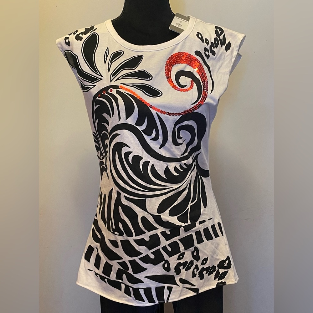 Patterned “Groggy” brand slit back shirt. Size medium. Brand new with tags.